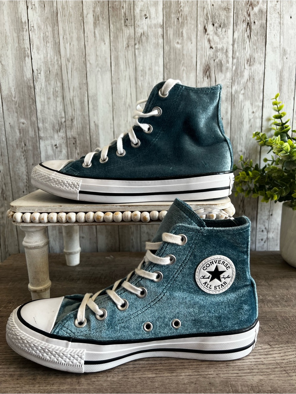 Converse Teal Velvet Chuck Taylor All Star High Top Sneakers Women’s Size 6